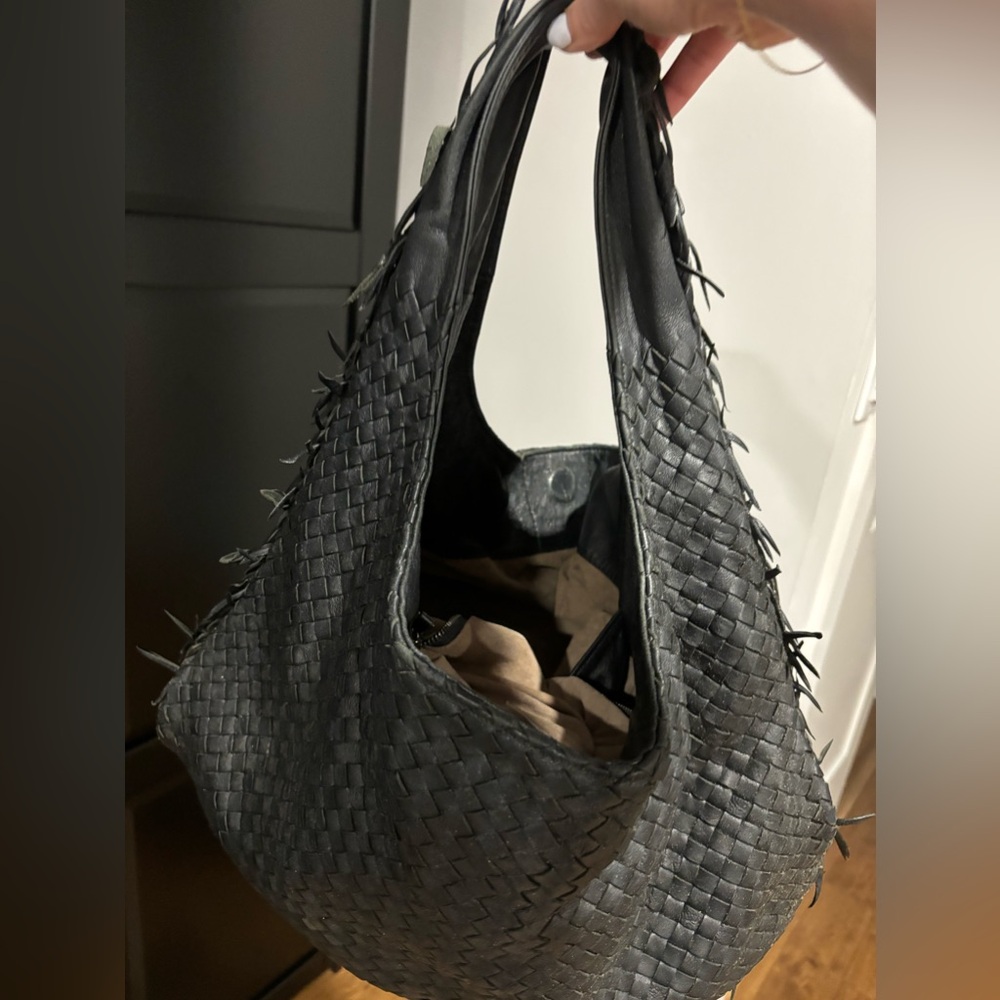 Bottega Veneta black hobo in pretty bad shape.